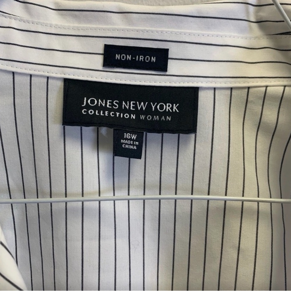 Classic! Timeless! Jones New York White Button-Down Shirt with Black Pinstripes - Picture 3 of 3